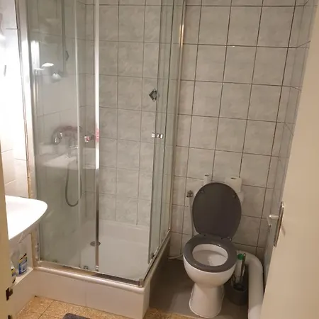 New Cheap Private Room, Kitchen , Overwieuw Sea,Tram On Spot, 12 Minutes From Nice Train Station With Tram , Beach In 17 Min Tram , Chambre Privee Pas Cher, Cuisine Equipee , Tram Sur Place, Apercu Mer, 12 Min De La Gare De Nice Avec Le Tram, 17 Min Exterior photo