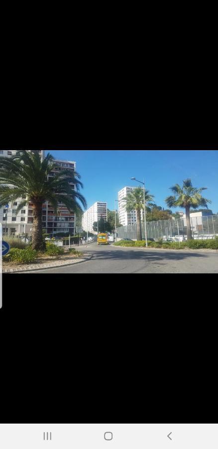 New Cheap Private Room, Kitchen ,tram On Site, 12 Minutes From Train Station With Tram , In 17 Min With Tram , Privée Pas Cher, Cuisine équipée , Tram Sur Place, à 12 Min De La Gare De Avec Le Tram, 17 Min Alojamento de Acomodação e Pequeno-almoço
