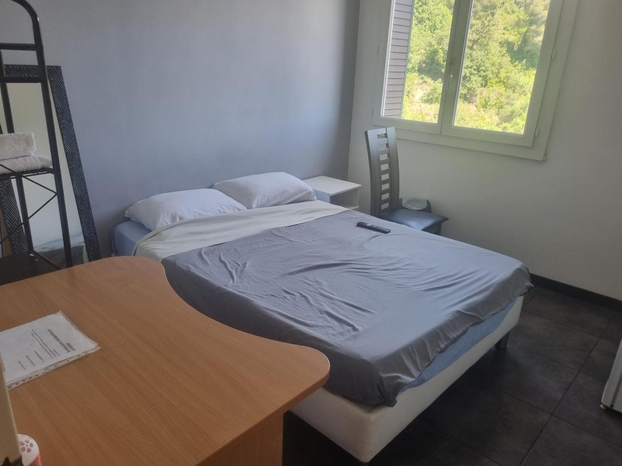 New Cheap Private Room, Kitchen ,tram On Site, 12 Minutes From Train Station With Tram , In 17 Min With Tram , Privée Pas Cher, Cuisine équipée , Tram Sur Place, à 12 Min De La Gare De Avec Le Tram, 17 Min Nice